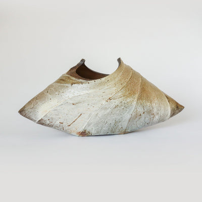 Kazuya Ishida - White Boat-Shaped Vase - imprintspace.com